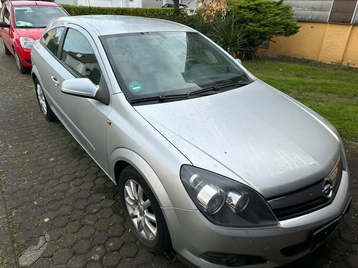 Gebraucht Opel Astra GTC 105 PS (77 kW) 2006 Silber Coupé