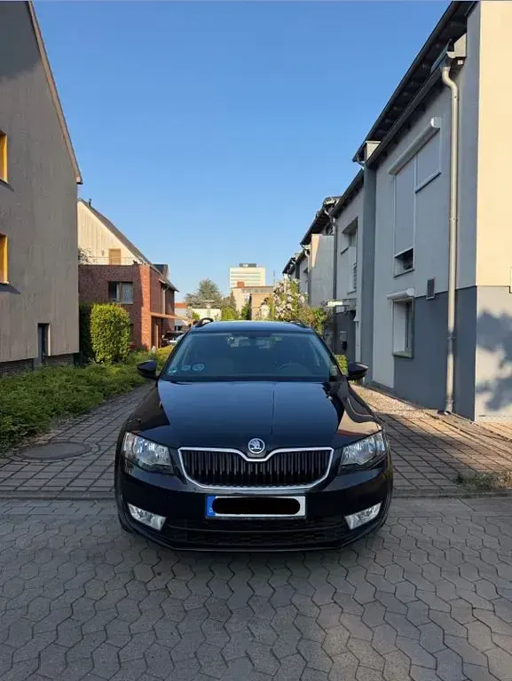 Gebraucht Skoda Octavia 105 PS (77 kW) 2014 Schwarz Kombi
