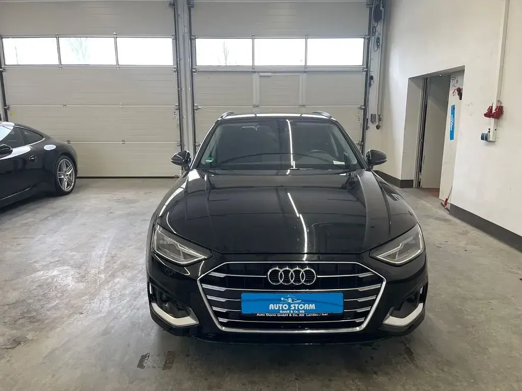 Gebraucht Audi A4 Advanced 136 PS (100 kW) 2022 Schwarz Kombi