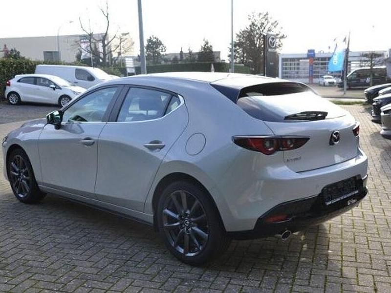 Neu Mazda 3 Center-Line 140 PS (102 kW) 2026 Weiß Limousine