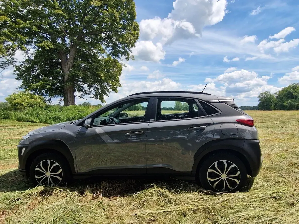 Gebraucht Hyundai Kona Trend 120 PS (88 kW) 2020 Grau SUV