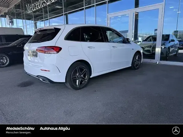 Gebraucht Mercedes B250e AMG 218 PS (160 kW) 2021 Weiss Kleinwagen