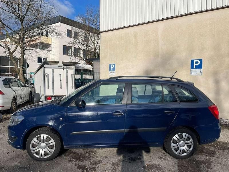 Gebraucht Skoda Fabia Active 86 PS (63 kW) 2011 Pacificblau Kombi