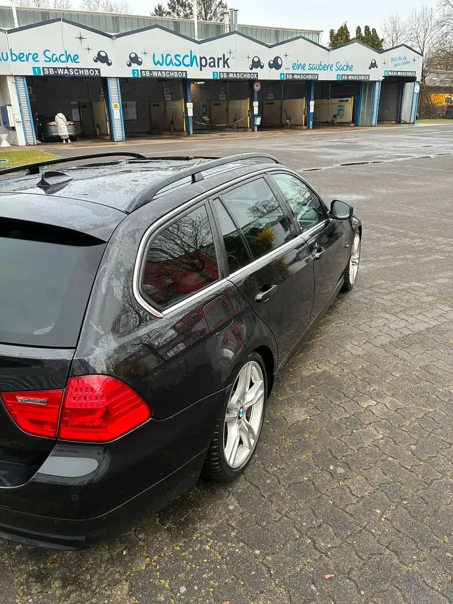 Gebraucht BMW 330 330 PS (242 kW) 2009 Schwarz Kombi