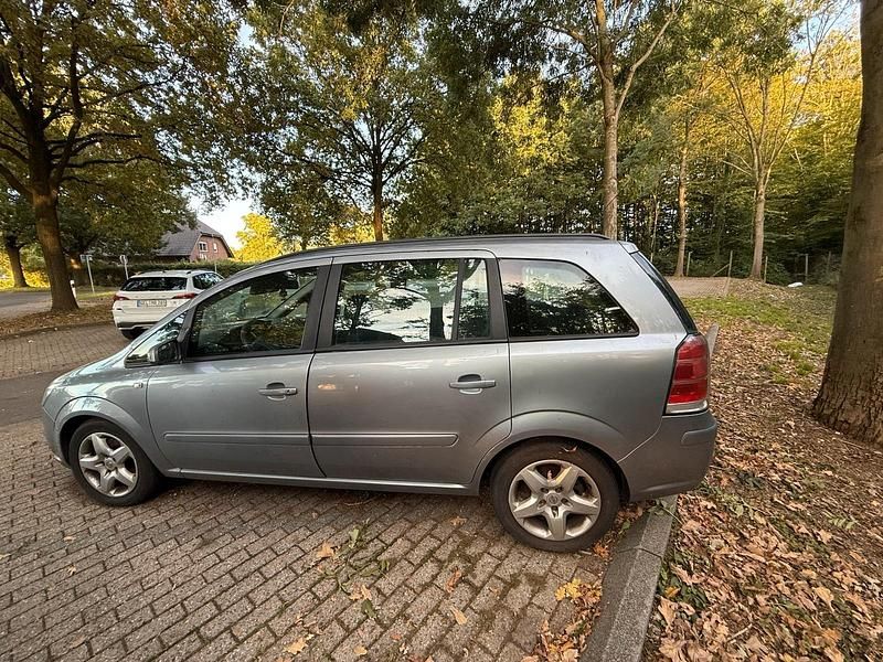 Braun Gebraucht 2006 Opel Zafira Van / Kleinbus | 500 € (Superpreis) - Bild 1/4