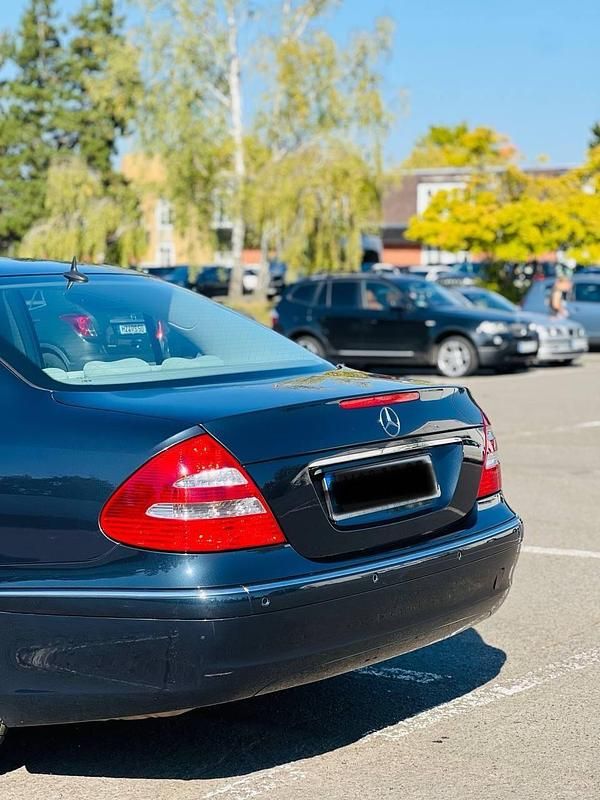 Gebraucht Mercedes E320 Elegance 224 PS (164 kW) 2003 Blau Limousine