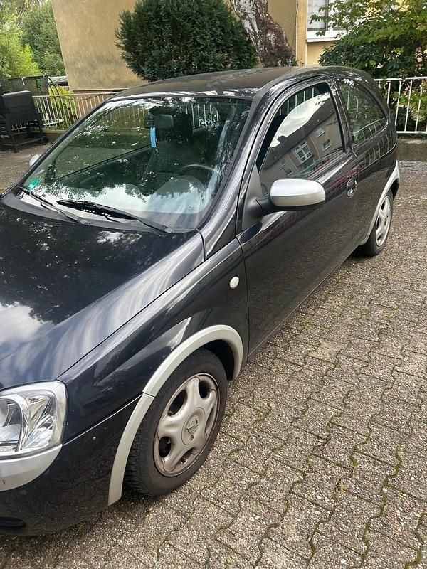 Schwarz Gebraucht 2002 Opel Corsa Kleinwagen | 250 € (Superpreis) - Bild 1/4