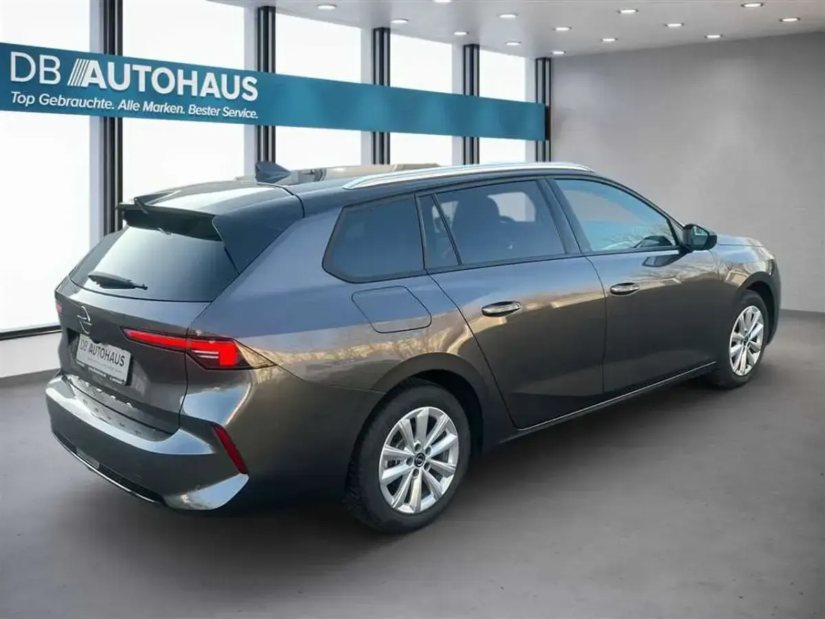 Gebraucht Opel Astra Business Elegance 131 PS (96 kW) 2024 Grau Kombi