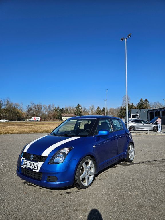 Blau Gebraucht 2005 Suzuki Swift Club Kleinwagen | 2.050 € (Fairer Preis) - Bild 1/4