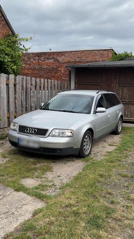 Silber Gebraucht 1999 Audi A6 Kombi | 1.500 € (Guter Preis) - Bild 1/4