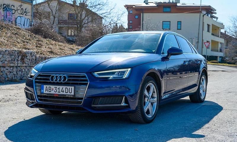 Gebraucht Audi A4 Sport 150 PS (110 kW) 2019 Blau Limousine