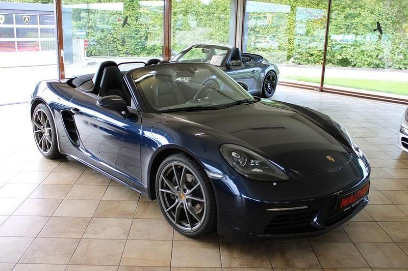 Blau Gebraucht 2017 Porsche 718 Boxster Cabrio | 47.800 € (Guter Preis) - Bild 1/4