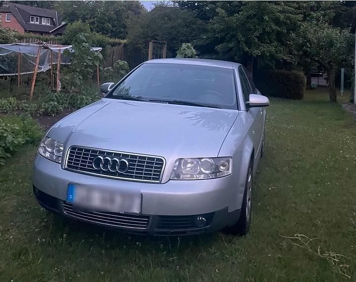 Grau Gebraucht 2001 Audi A4 Limousine | 1.550 € (Fairer Preis) - Bild 1/3