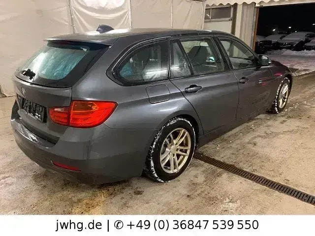 Gebraucht BMW 320 184 PS (135 kW) 2013 Grau Kombi
