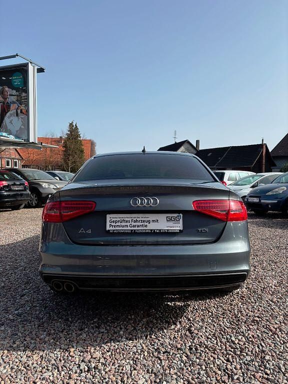Gebraucht Audi A4 Attraction 150 PS (110 kW) 2014 Grau Limousine