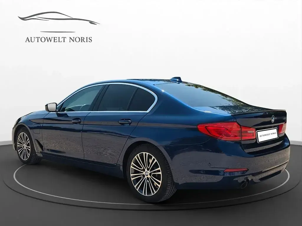 Gebraucht BMW 530e Sport Line 184 PS (135 kW) 2019 Blau Limousine