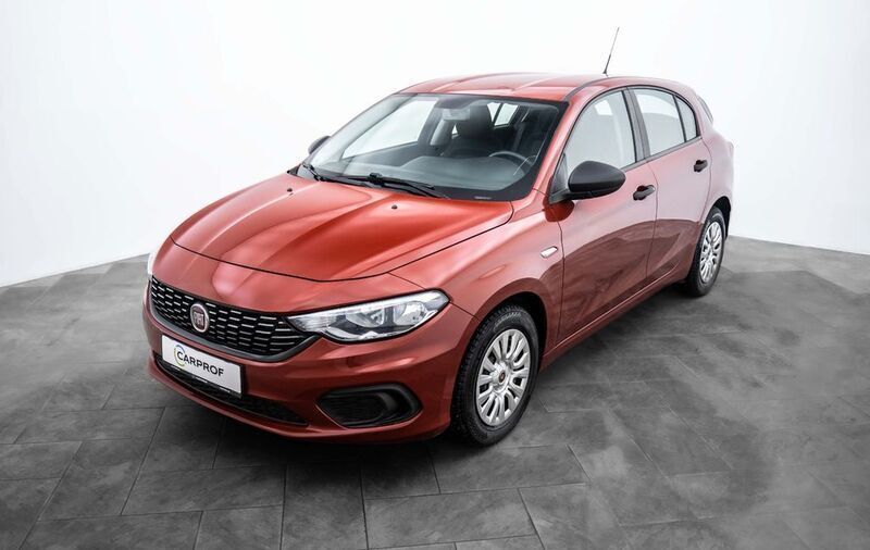 Rot Gebraucht 2017 Fiat Tipo Limousine | 6.999 € (Guter Preis) - Bild 1/4