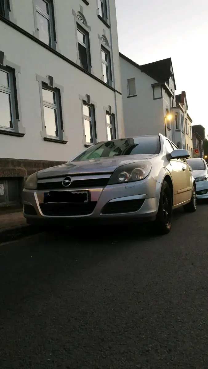 Gebraucht Opel Astra 101 PS (74 kW) 2005 Silber Kombi