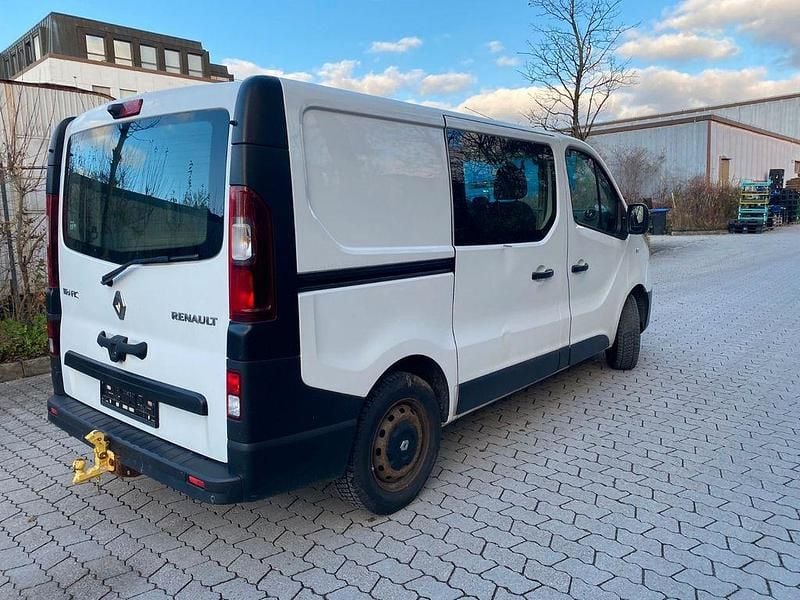 Gebraucht Renault Trafic Komfort 145 PS (106 kW) 2016 Weiß Van / Kleinbus