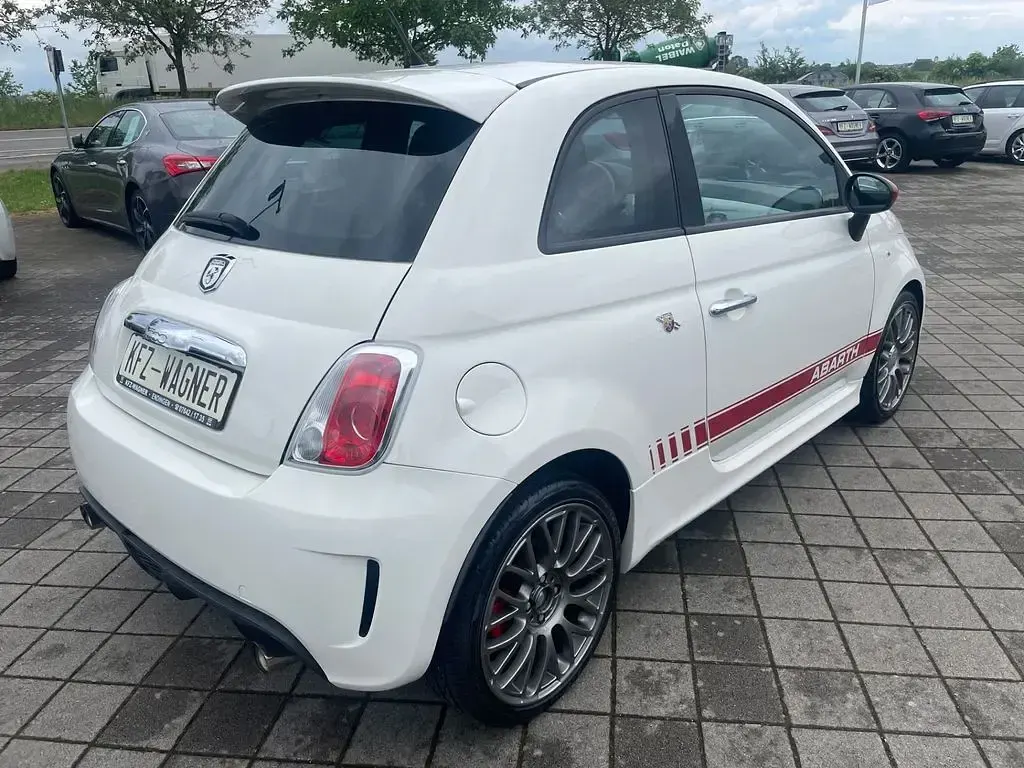 Gebraucht Abarth 500 135 PS (99 kW) 2010 Weiß Limousine