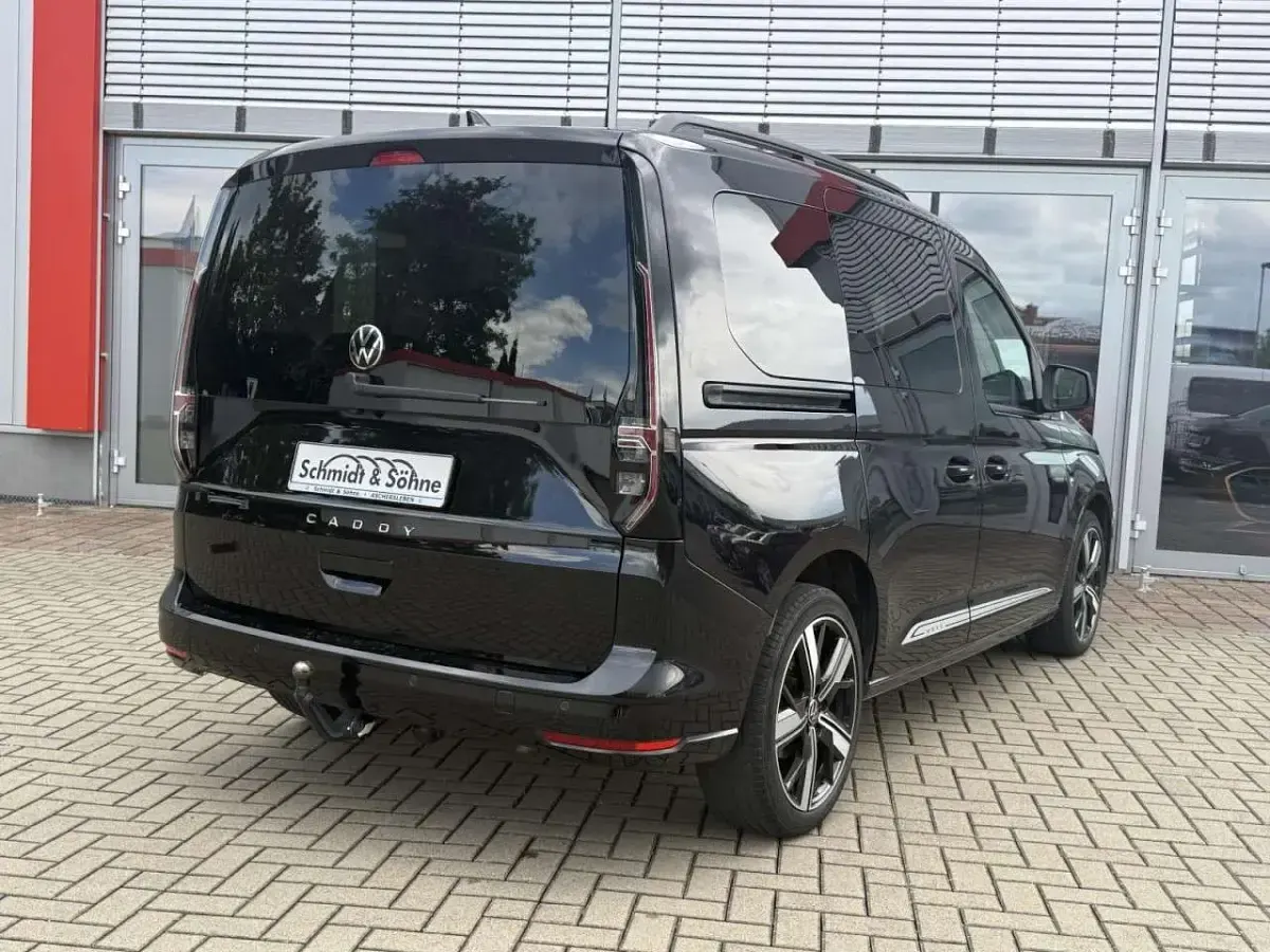 Gebraucht VW Caddy Move 122 PS (89 kW) 2021 Deep black perleffekt Van / Kleinbus