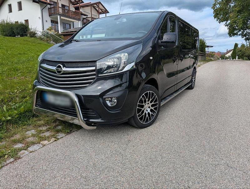 Schwarz Gebraucht 2018 Opel Vivaro Van | 25.500 € - Bild 1/4