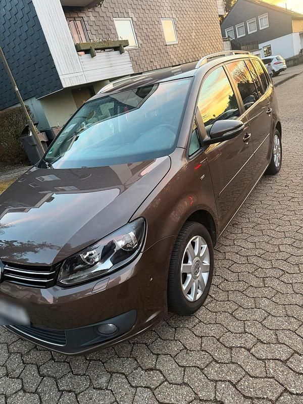 Gebraucht VW Touran Cup 105 PS (77 kW) 2014 Braun Van / Kleinbus