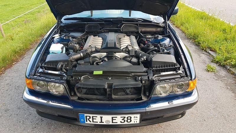 Gebraucht BMW 750 326 PS (239 kW) 2000 Blau Limousine