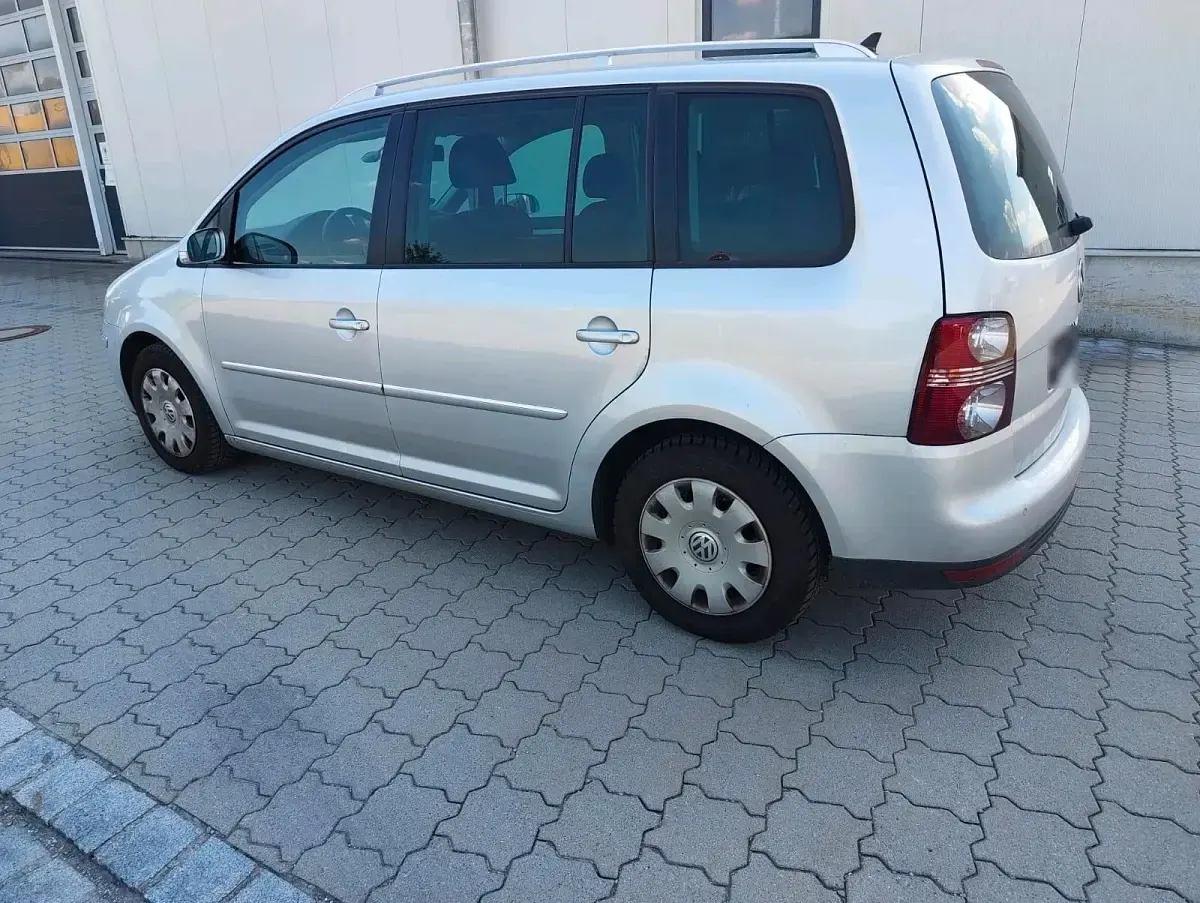 Gebraucht VW Touran 140 PS (102 kW) 2007 Silber Van / Kleinbus