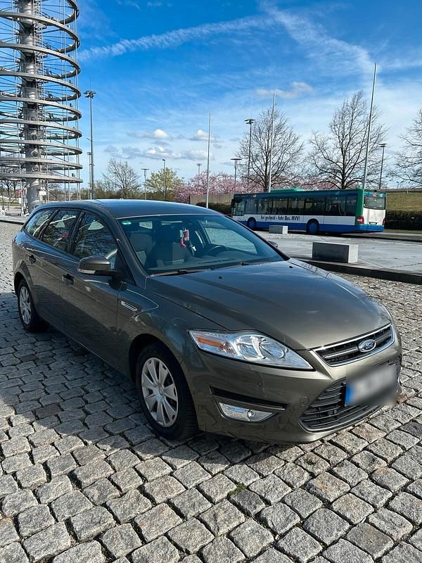 Gebraucht Ford Mondeo 140 PS (102 kW) 2011 Grün Kombi