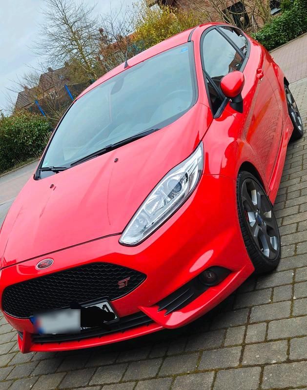 Gebraucht Ford Fiesta ST 182 PS (133 kW) 2015 Rot Kleinwagen