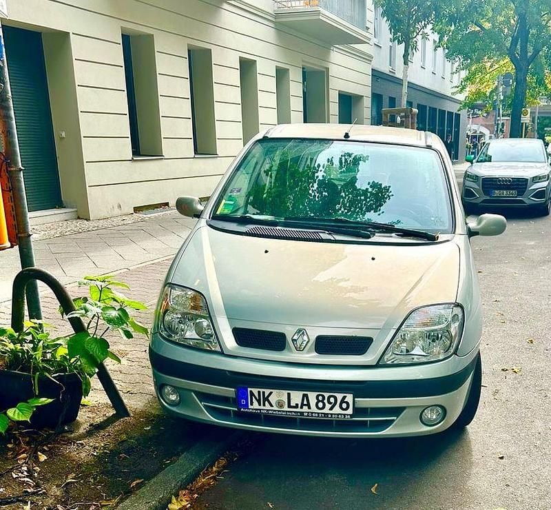 Silber Gebraucht 2002 Renault Scénic Van / Kleinbus | 1.950 € (Guter Preis) - Bild 1/4