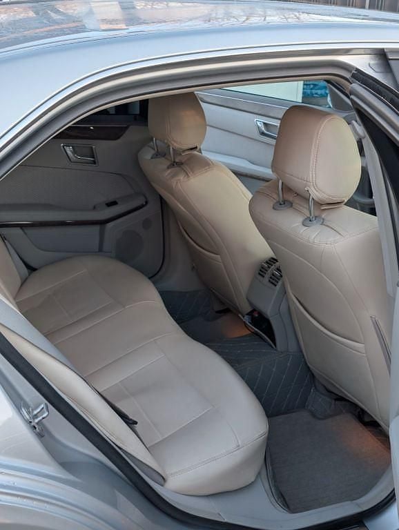 Gebraucht Mercedes E200 Elegance 184 PS (135 kW) 2010 Silber Limousine
