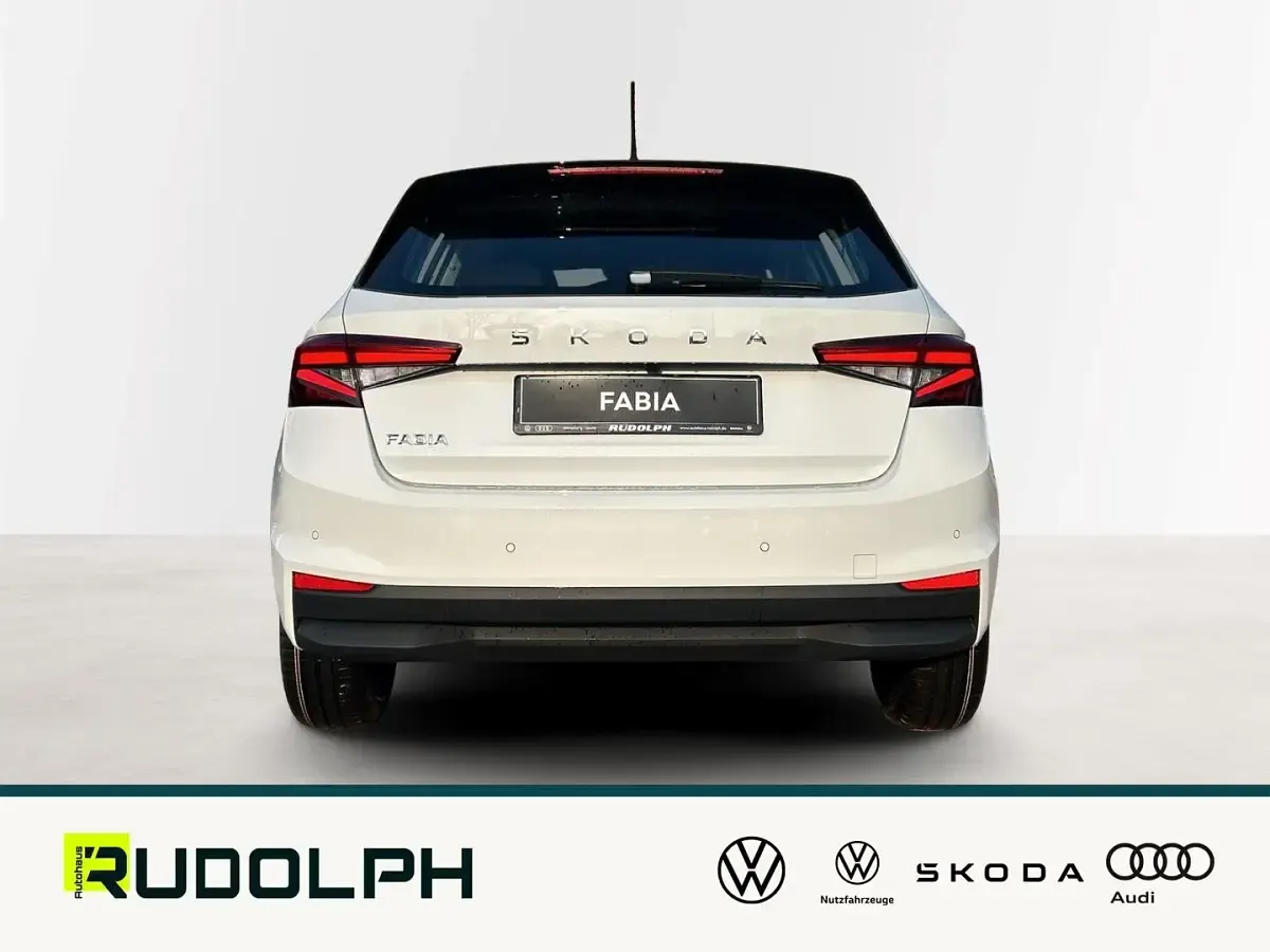 Gebraucht Skoda Fabia Selection 116 PS (85 kW) 2026 Moonweiss metallic Kleinwagen
