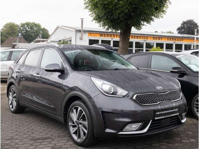 Gebraucht Kia Niro Spirit 141 PS (103 kW) 2017 Grau SUV