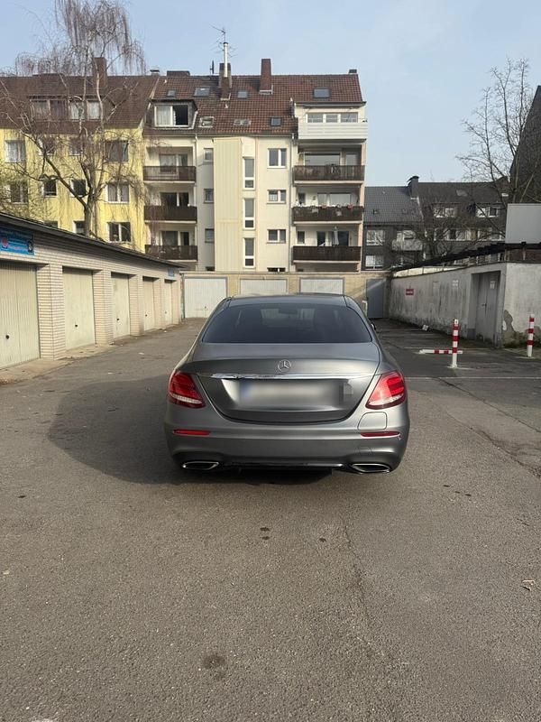 Gebraucht Mercedes E350 AMG line 2018 Grau Limousine