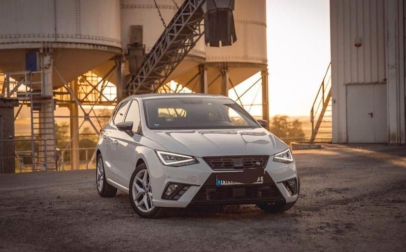 Weiß Gebraucht 2017 Seat Ibiza FR Kleinwagen | 8.888 € (Guter Preis) - Bild 1/4