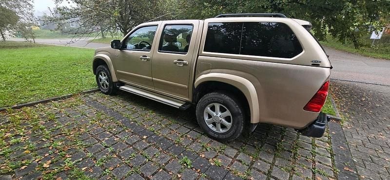 Gebraucht Isuzu D-Max 163 PS (119 kW) 2008 Gold Abholung