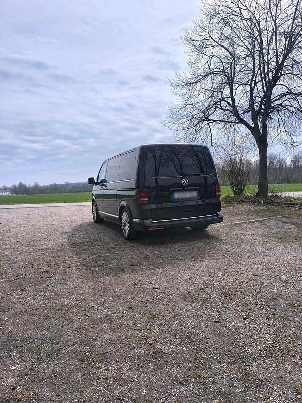 Używany VW T5 180 KM (132 kW) 2014 Czarny Van