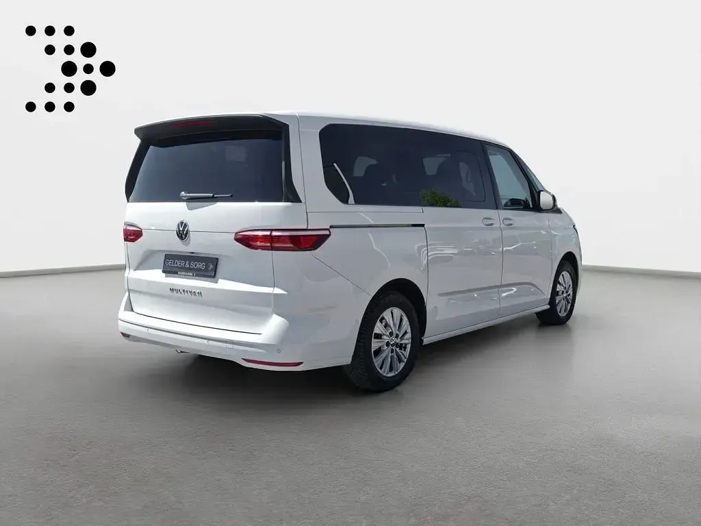 Usado VW Multivan Life 150 HP (110 kW) 2024 Branco Monovolume