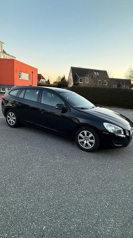 Gebraucht Volvo V60 167 PS (122 kW) 2012 Schwarz Kombi
