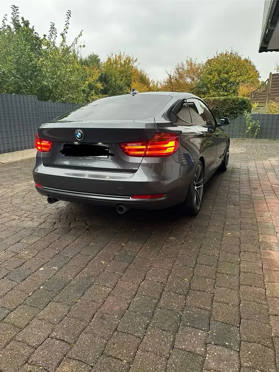 Gebraucht BMW 335 Sport Line 306 PS (225 kW) 2013 Grau Limousine