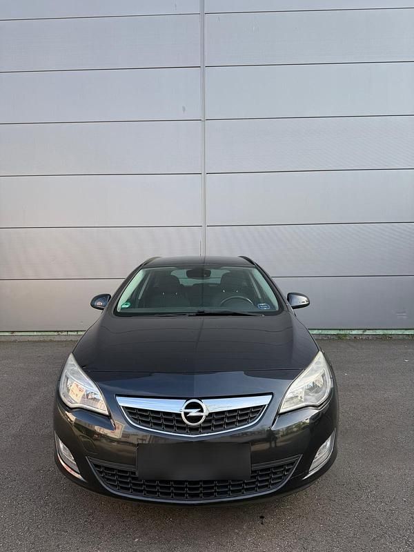 Gebraucht Opel Astra 120 PS (88 kW) 2011 Schwarz Kombi