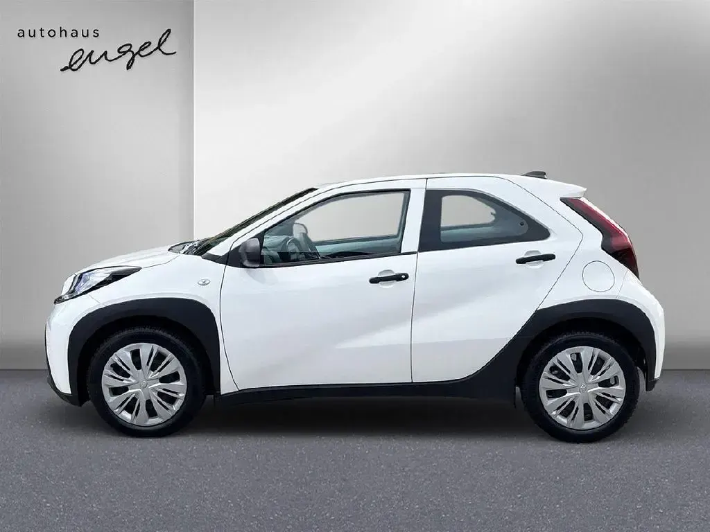 Gebraucht Toyota Aygo X Basis 72 PS (52 kW) 2022 Weiß SUV