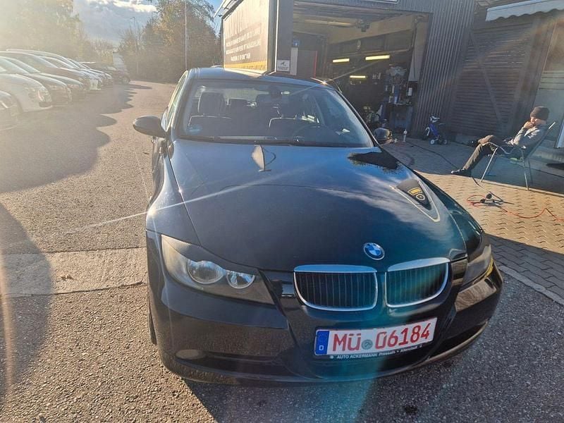 Gebraucht BMW 320 Comfort Edition 150 PS (110 kW) 2007 Schwarz Limousine