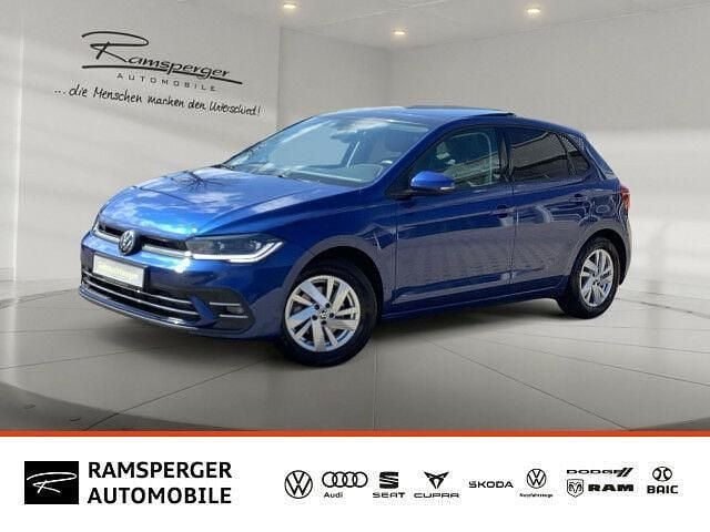 Blau (0a reef blue metallic) Gebraucht 2024 VW Polo Style Limousine | 26.490 € (Teuer) - Bild 1/2
