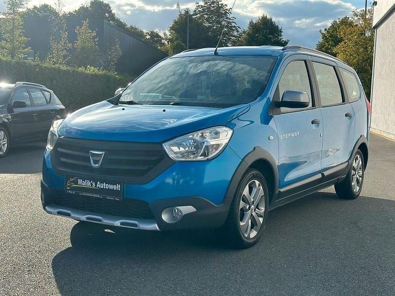 Blau Gebraucht 2015 Dacia Lodgy Stepway Van / Kleinbus | 4.780 € (Superpreis) - Bild 1/4