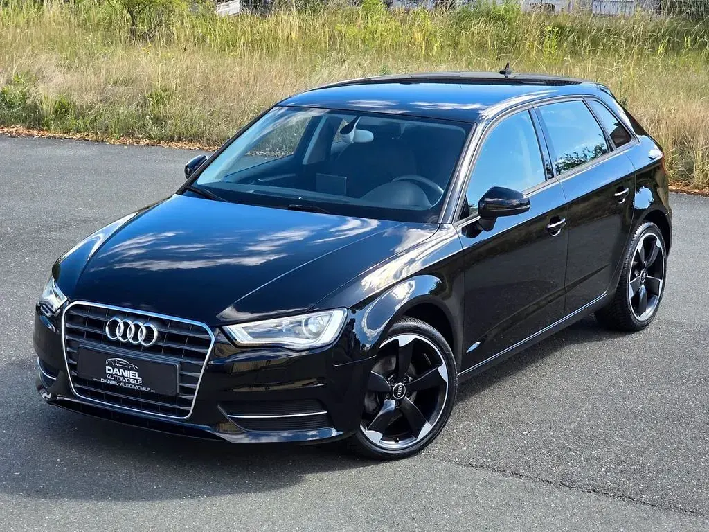 Gebraucht Audi A3 Attraction 110 PS (80 kW) 2015 Brillantschwarz Limousine