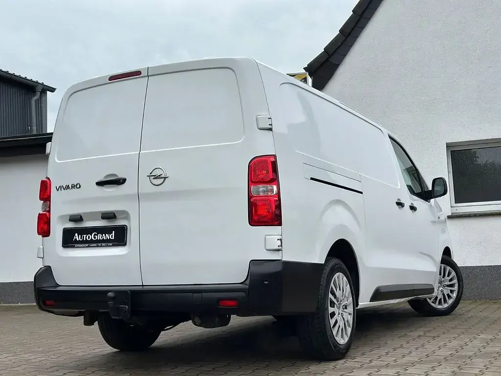Gebraucht Opel Vivaro Edition 122 PS (89 kW) 2020 Weiß Van / Kleinbus