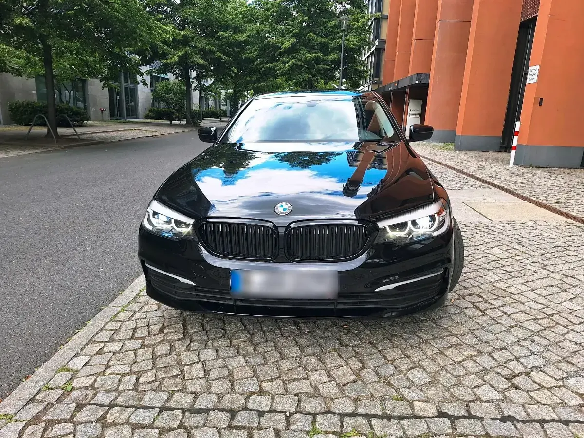 Gebraucht BMW 520 185 PS (136 kW) 2018 Schwarz Limousine